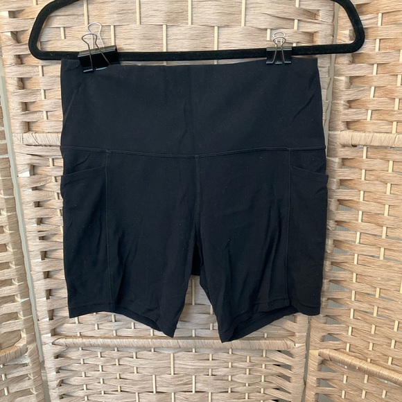 2 Pair Athleta Salutation Stash Pocket Short - Picture 5 of 14